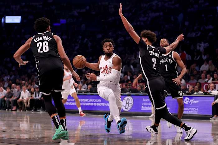 Cleveland Cavaliers guard Donovan Mitchell (45) drives to the basket against the Brooklyn Nets